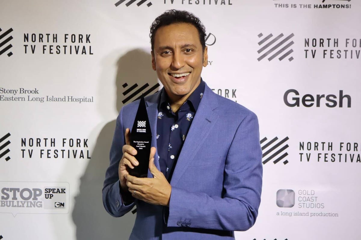 Aasif Mandvi with the Inspiration Award • Photo by Anakin Mignone